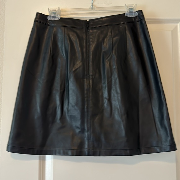 Loft mini a line leather skirt. Lined. Sz 4 - Picture 5 of 7